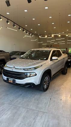 FIAT TORO 1.8 16V EVO FLEX FREEDOM AT6 FIAT TORO 1.8 16V EVO FLEX FREEDOM AT6